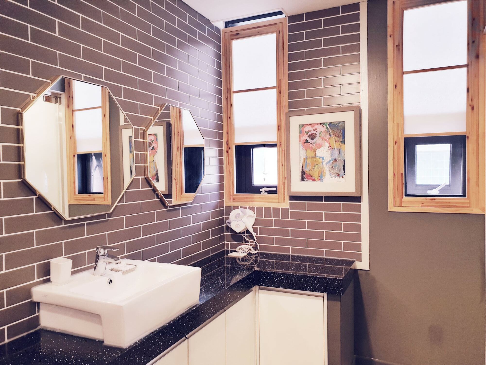Gallery Family Hotel موكبو المظهر الخارجي الصورة